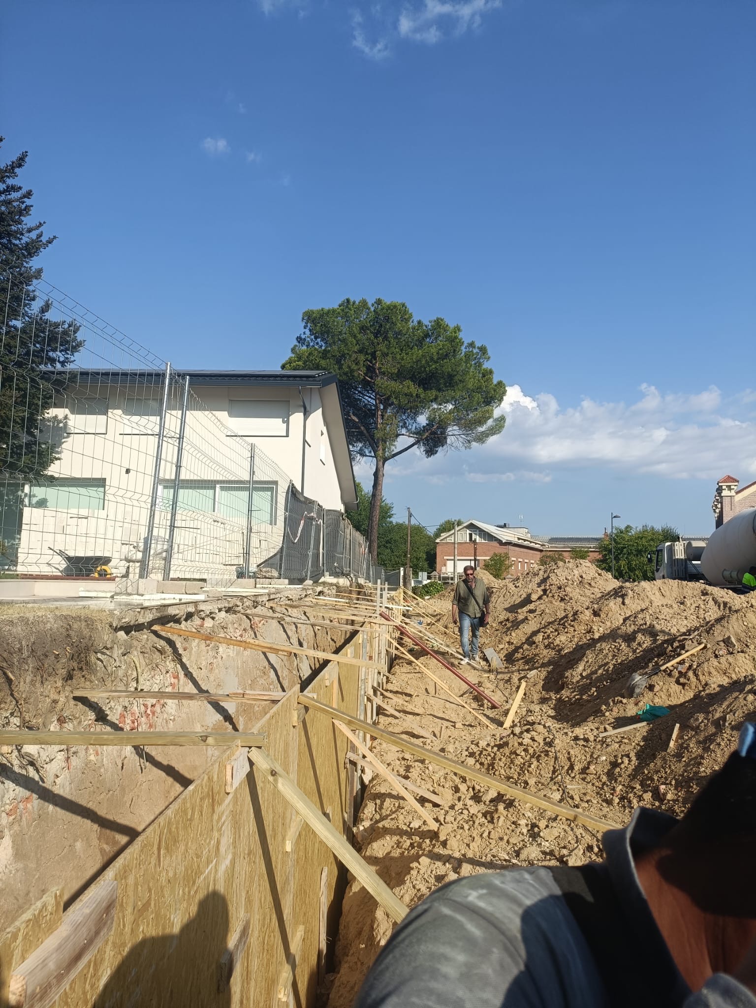 Excavación y preparación de cimentación